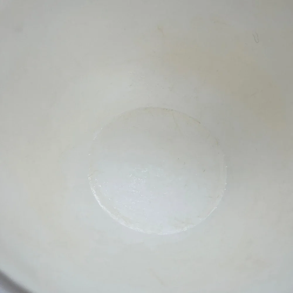 Tupperware Mixing Bowls Cream Off-White Nesting Thumb Hole Set‎ of 2
